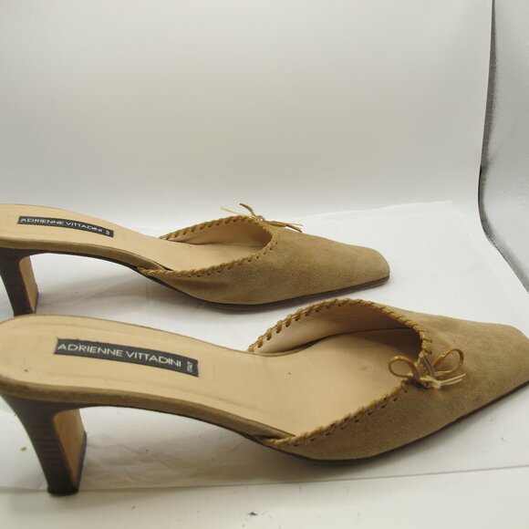 Adrienne Vittadini camel suede heel with leather detail trim 8.5N - Picture 5 of 7